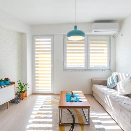 • Charming ǀ Near City Mall ǀ 1Br • Apartamento Skopie Exterior foto